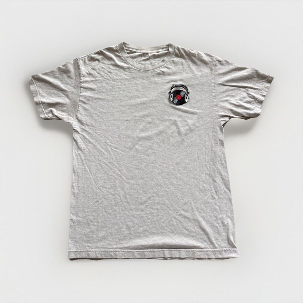 Retrofit Men’s Gray Crew Neck Short Sleeve Graphic‎ Patch T-Shirt - L